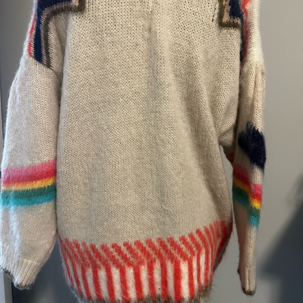 Colorful Star Patterned Cardigan - Picture 6 of 6